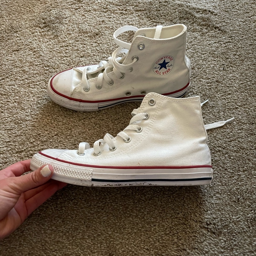 Kids white converse size 3